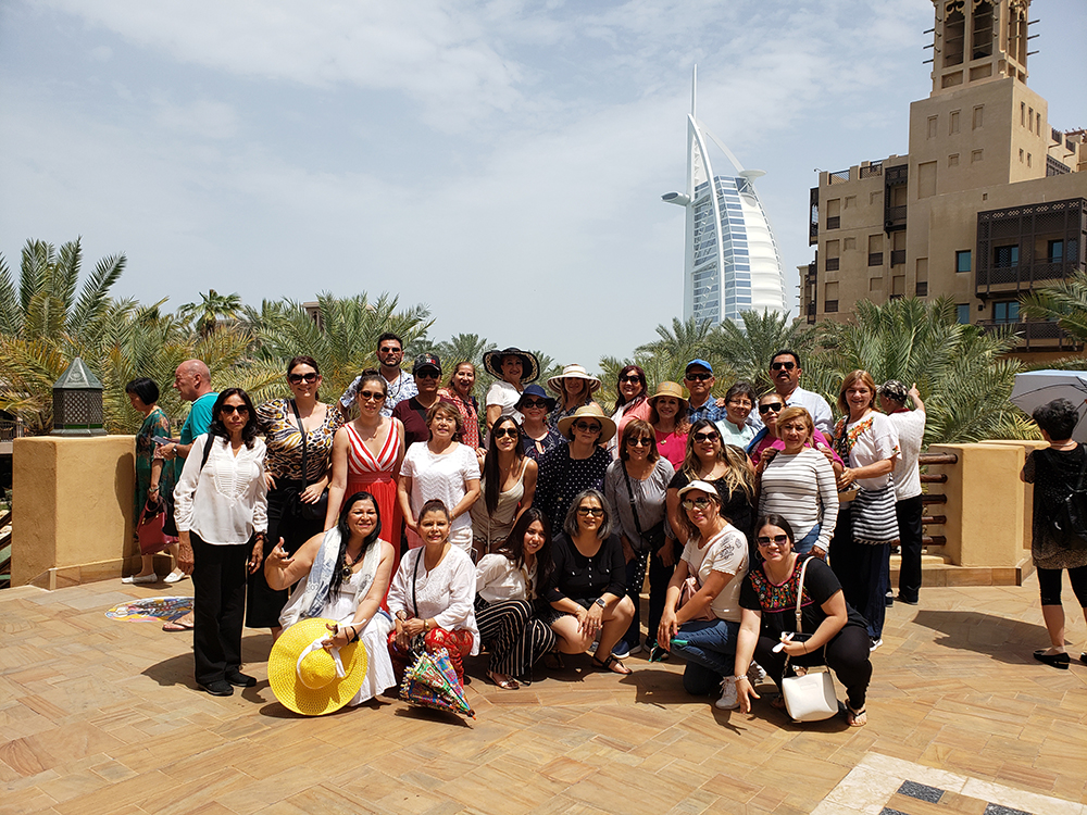 Grupo Ventura frente al Burj Al Arab en Dubái