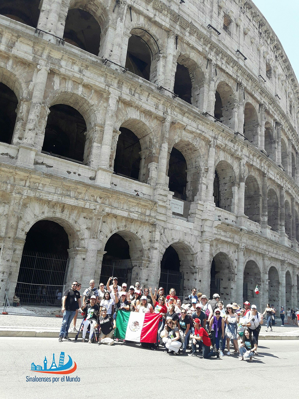 Grupo Ventura frente al Coliseo de Roma